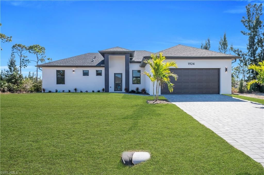 1924 NE 33rd Ln, Cape Coral, FL 33909 Photo