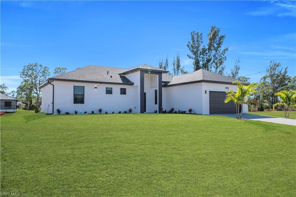 1924 NE 33rd Ln, Cape Coral, FL 33909 Photo