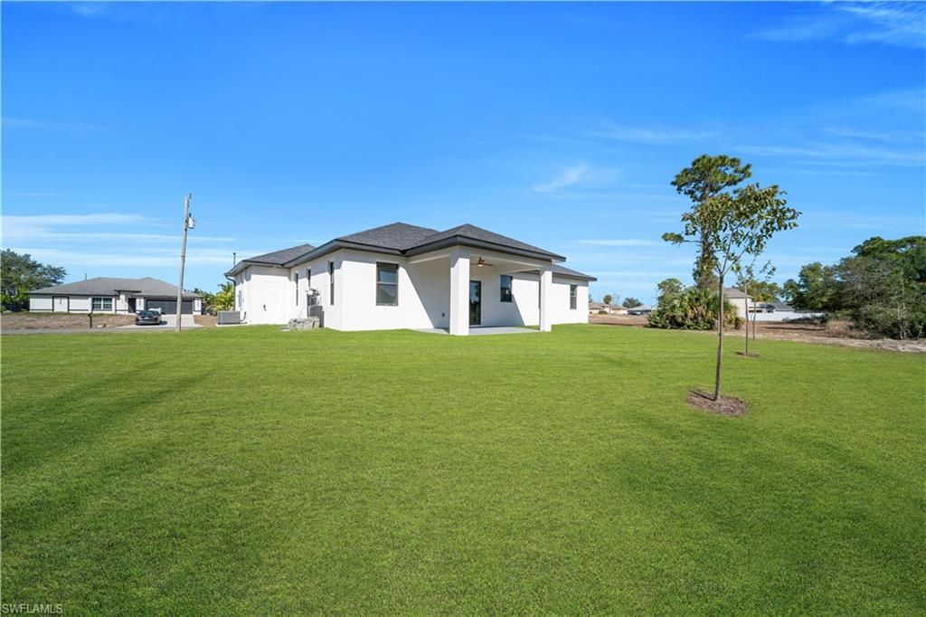 1924 NE 33rd Ln, Cape Coral, FL 33909 Photo