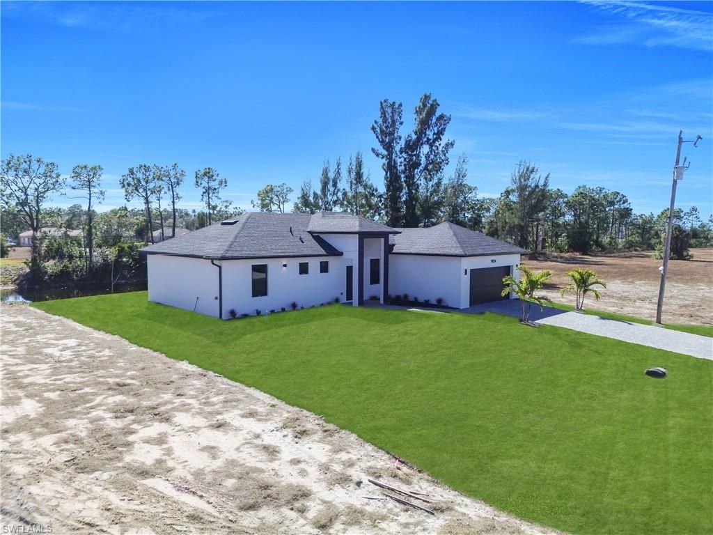 1924 NE 33rd Ln, Cape Coral, FL 33909 Photo