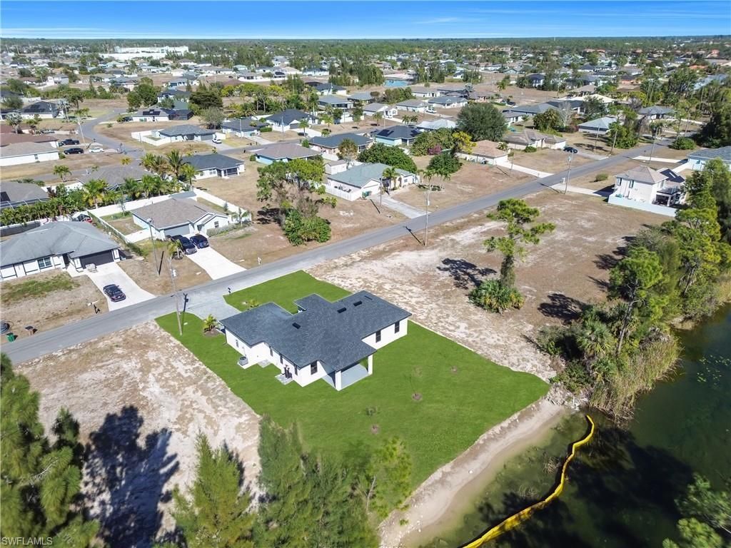 1924 NE 33rd Ln, Cape Coral, FL 33909 Photo