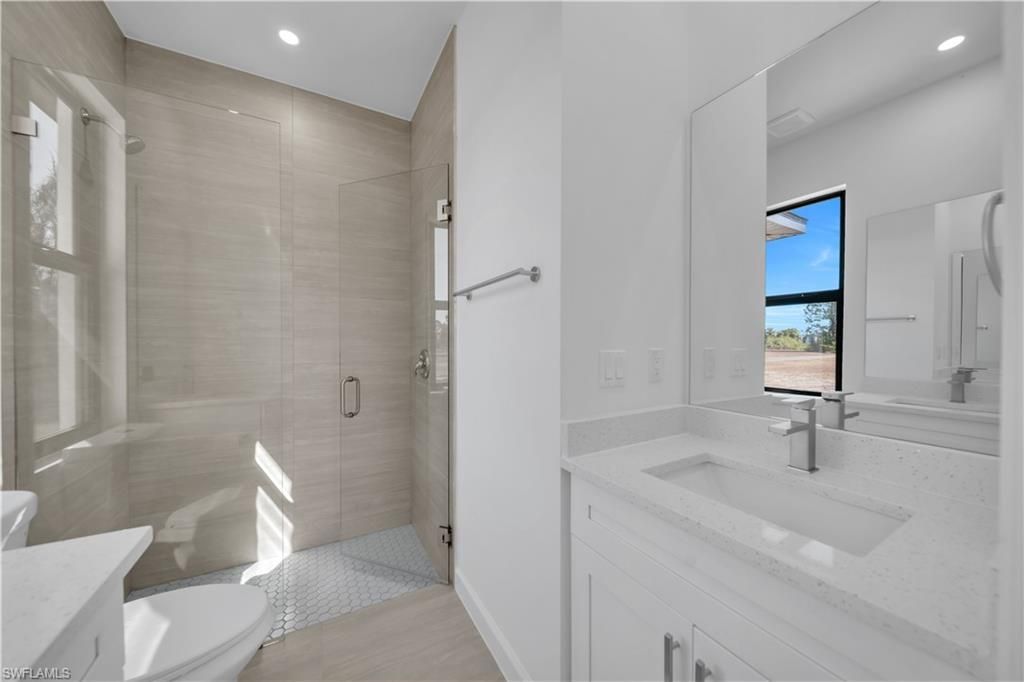 1924 NE 33rd Ln, Cape Coral, FL 33909 Photo