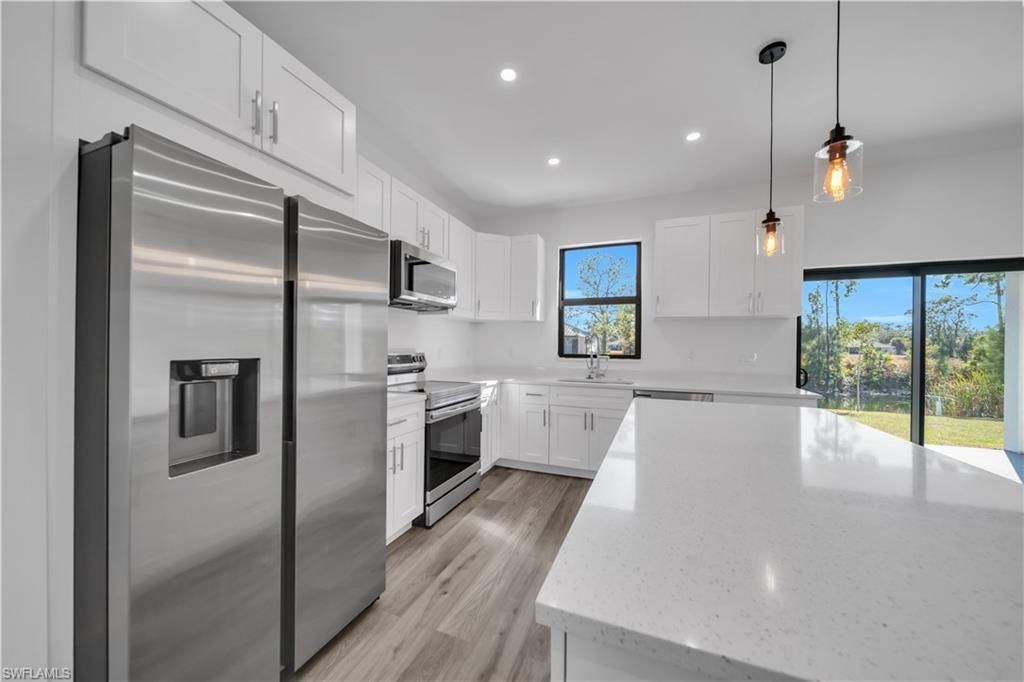 1924 NE 33rd Ln, Cape Coral, FL 33909 Photo