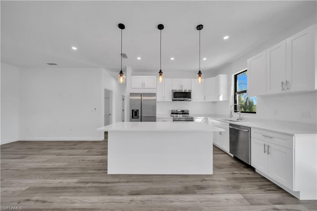 1924 NE 33rd Ln, Cape Coral, FL 33909 Photo