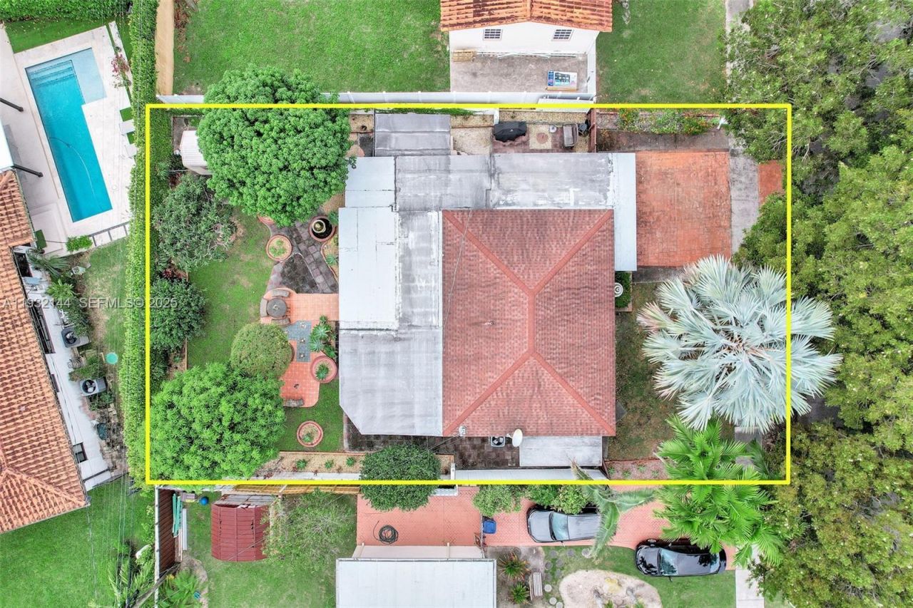 6266 SW 42nd St, South Miami, FL 33155 Photo