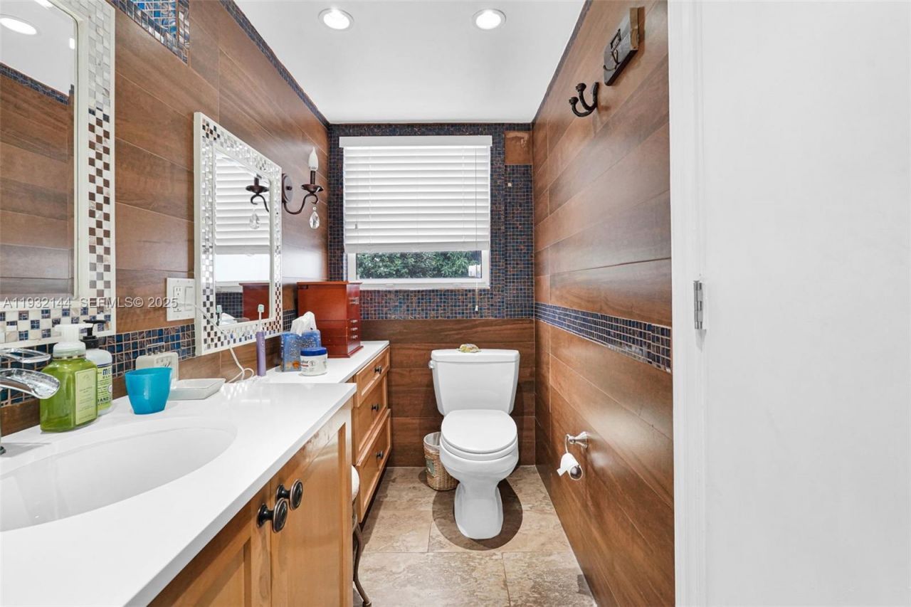 6266 SW 42nd St, South Miami, FL 33155 Photo