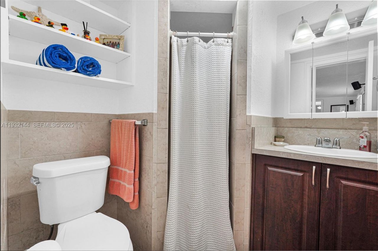 6266 SW 42nd St, South Miami, FL 33155 Photo