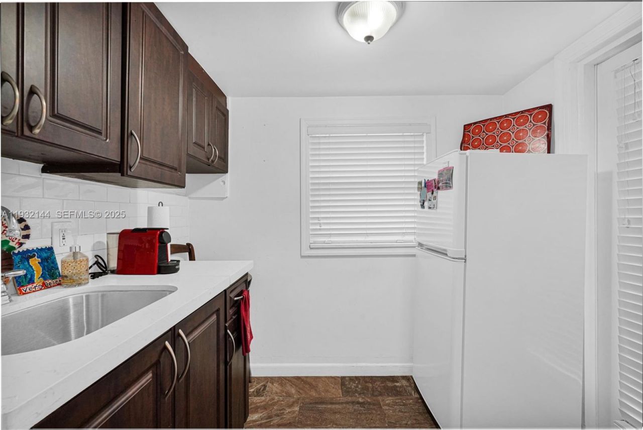 6266 SW 42nd St, South Miami, FL 33155 Photo