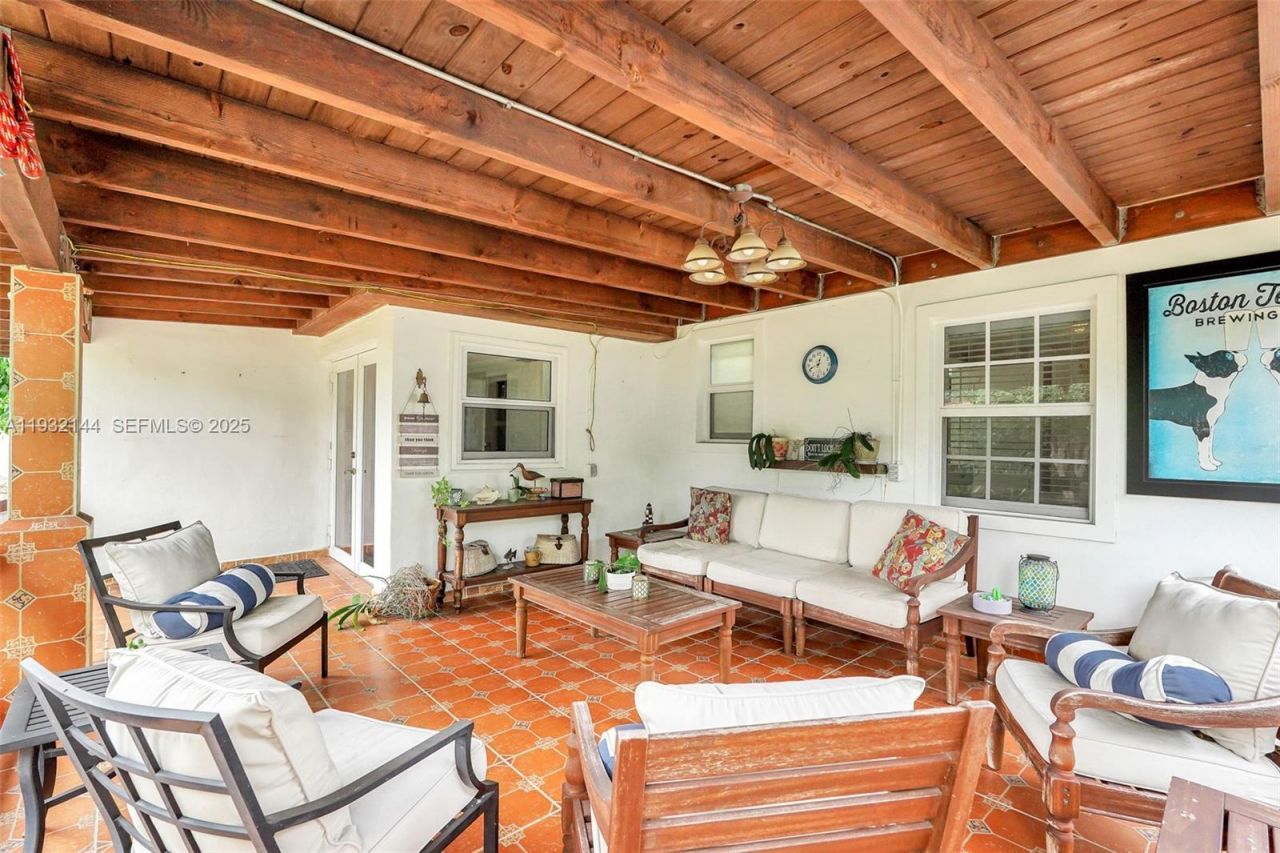 6266 SW 42nd St, South Miami, FL 33155 Photo