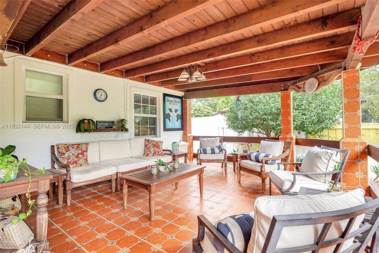 6266 SW 42nd St, South Miami, FL 33155 Photo