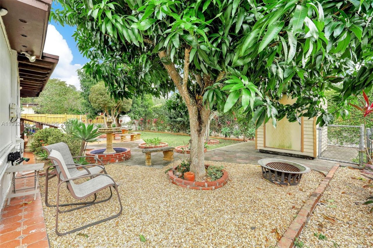 6266 SW 42nd St, South Miami, FL 33155 Photo