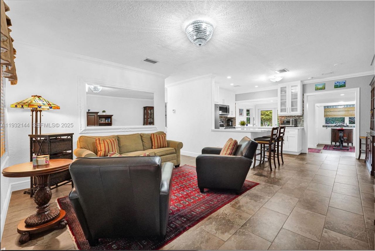 6266 SW 42nd St, South Miami, FL 33155 Photo