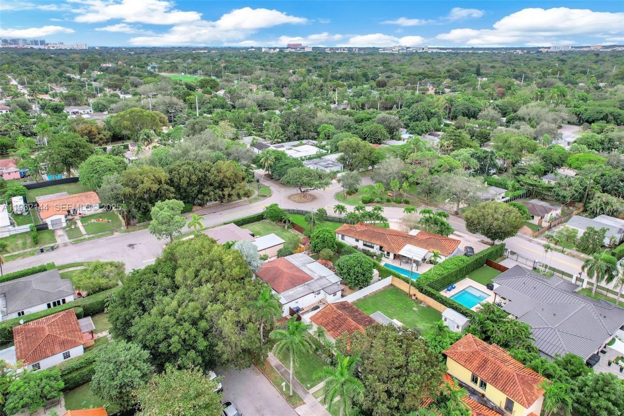 6266 SW 42nd St, South Miami, FL 33155 Photo