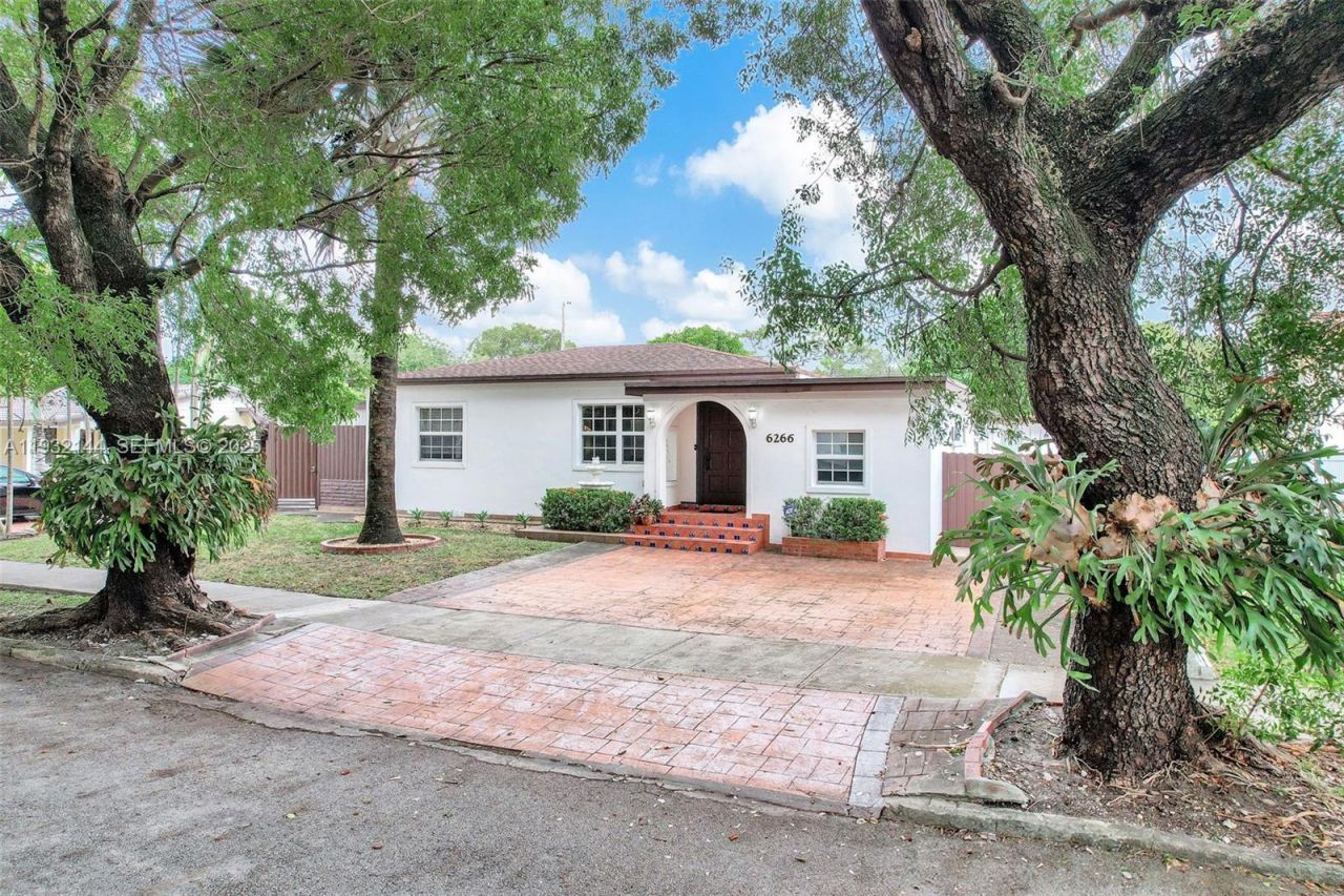 6266 SW 42nd St, South Miami, FL 33155 Photo
