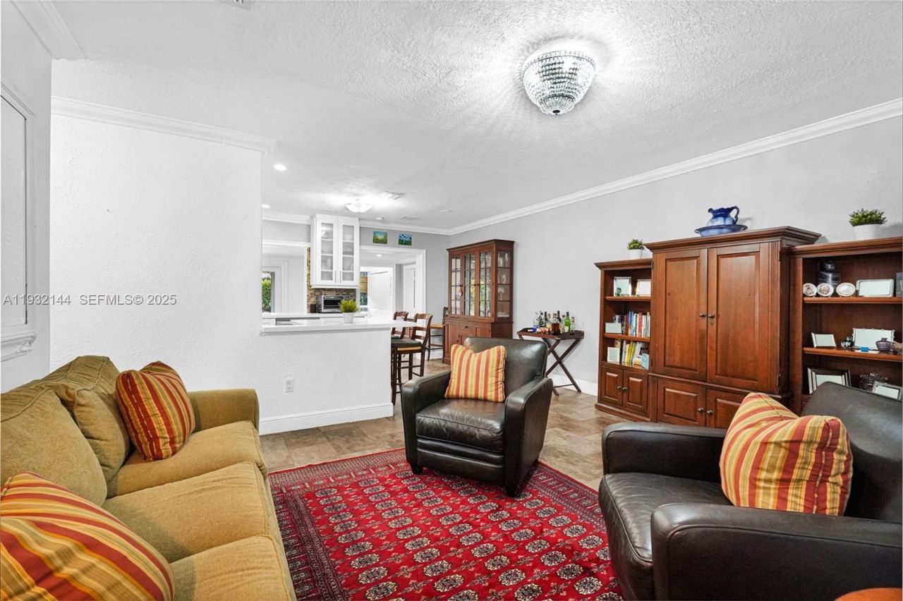 6266 SW 42nd St, South Miami, FL 33155 Photo