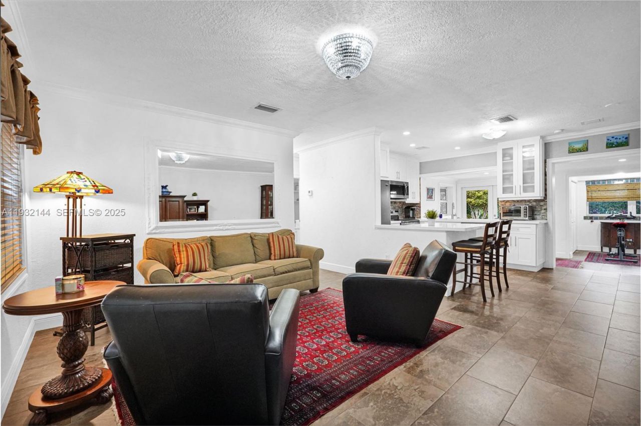 6266 SW 42nd St, South Miami, FL 33155 Photo