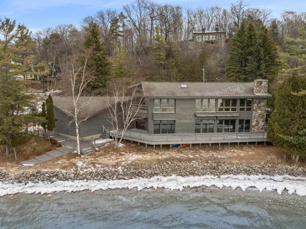 3151 Crystal Drive, Beulah, MI 49617