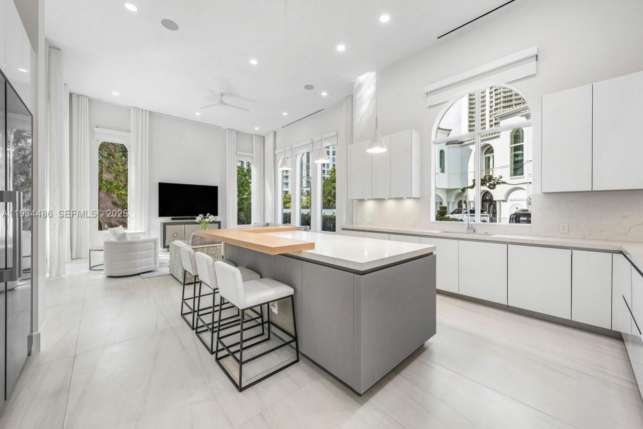 3912 Island Estates Dr, Aventura, FL 33160 Photo