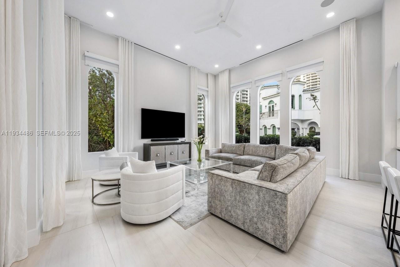 3912 Island Estates Dr, Aventura, FL 33160 Photo