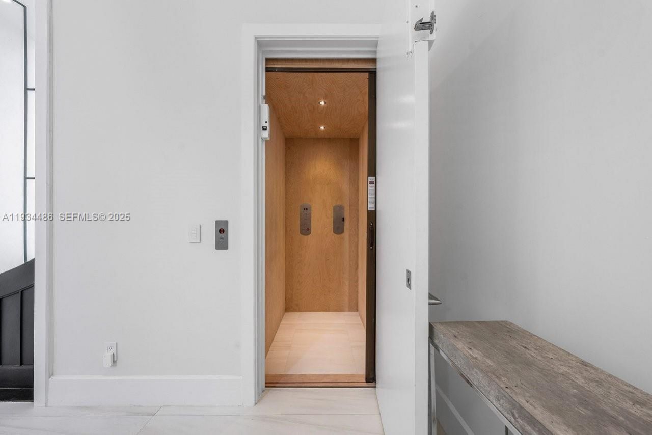 3912 Island Estates Dr, Aventura, FL 33160 Photo