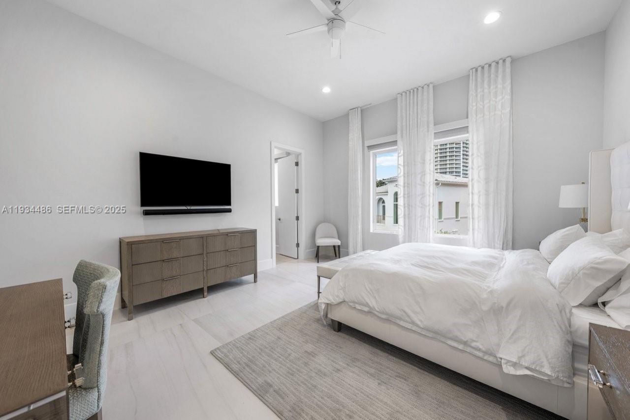 3912 Island Estates Dr, Aventura, FL 33160 Photo