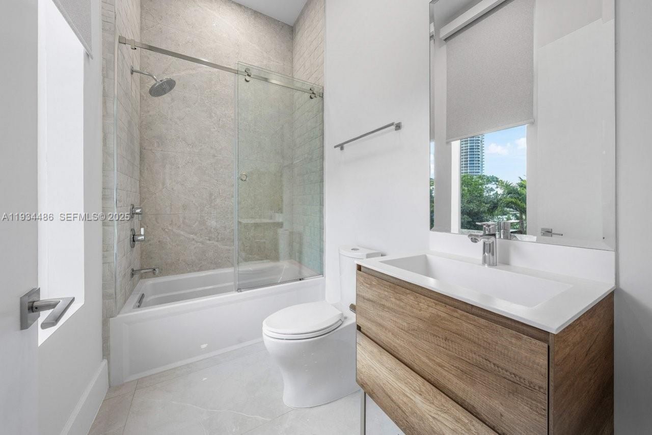 3912 Island Estates Dr, Aventura, FL 33160 Photo