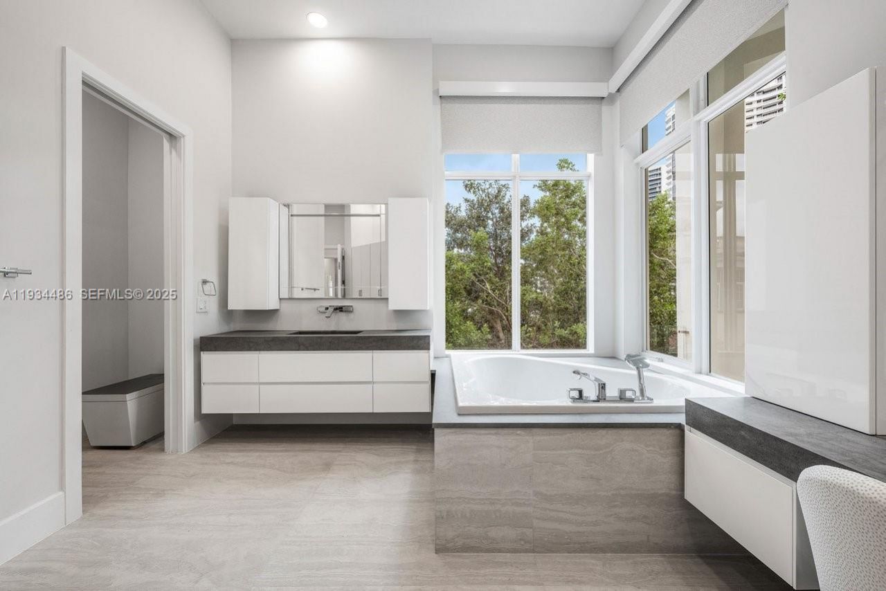 3912 Island Estates Dr, Aventura, FL 33160 Photo