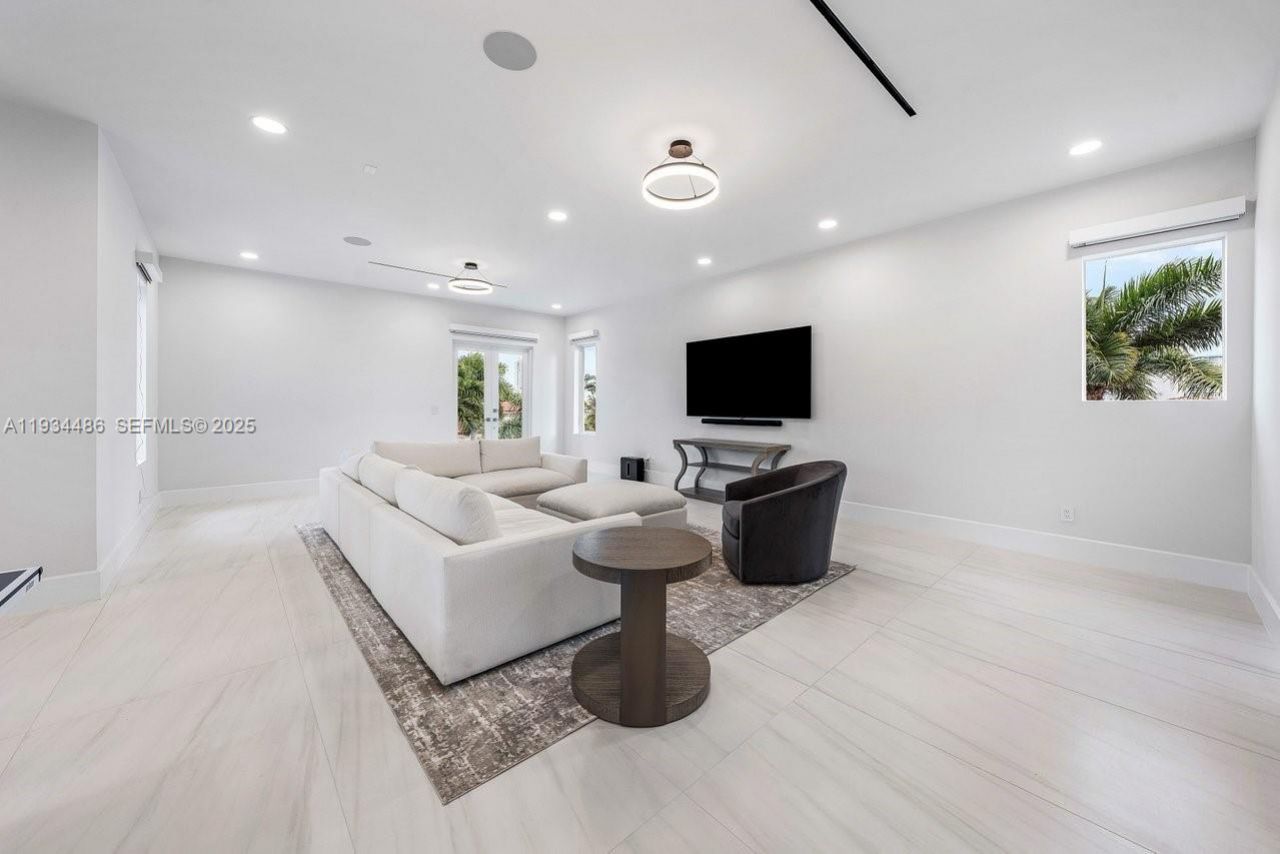 3912 Island Estates Dr, Aventura, FL 33160 Photo