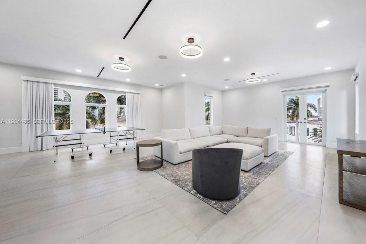 3912 Island Estates Dr, Aventura, FL 33160 Photo