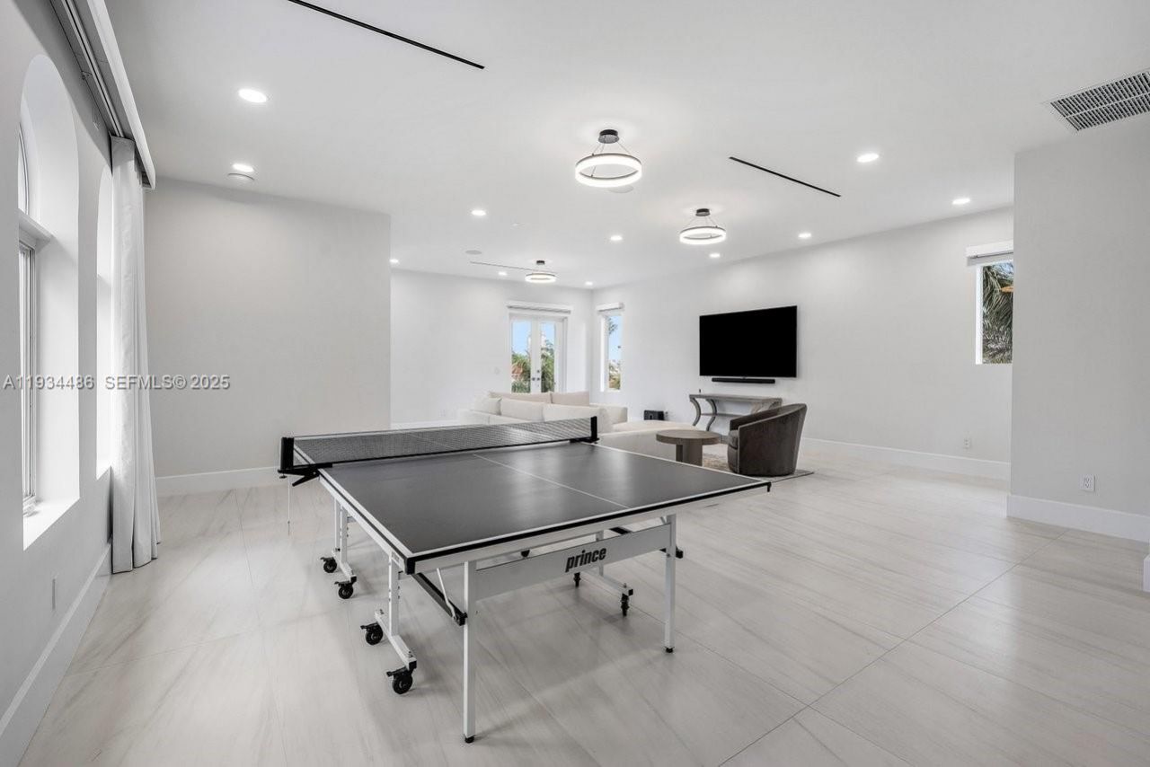 3912 Island Estates Dr, Aventura, FL 33160 Photo