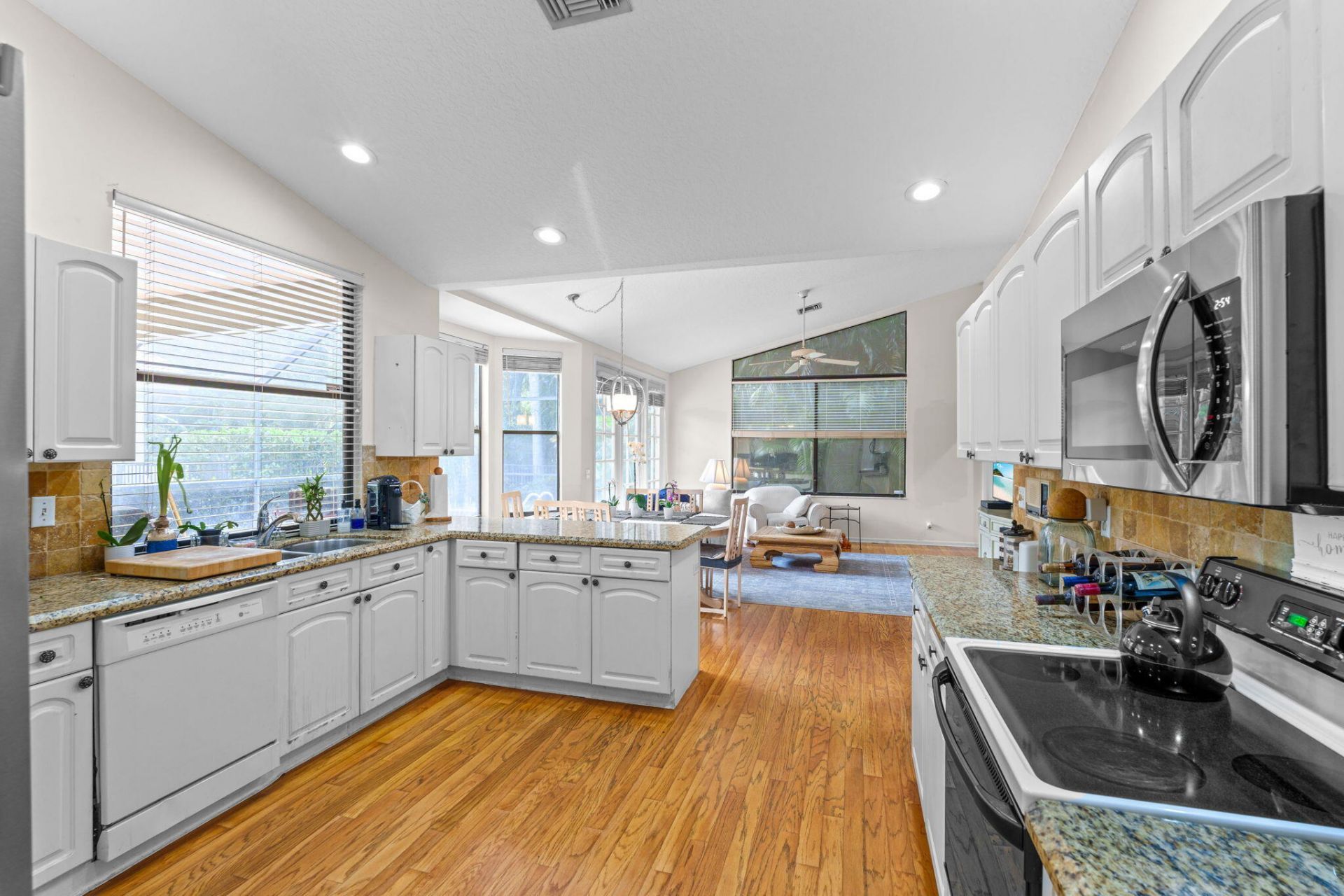 9055 Cypress Hollow Drive, Palm Beach Gardens, FL 33418 Photo