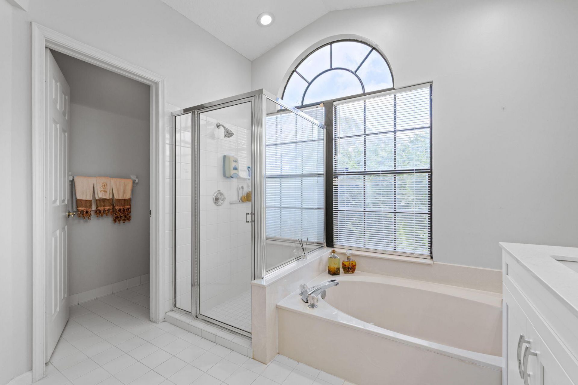 9055 Cypress Hollow Drive, Palm Beach Gardens, FL 33418 Photo