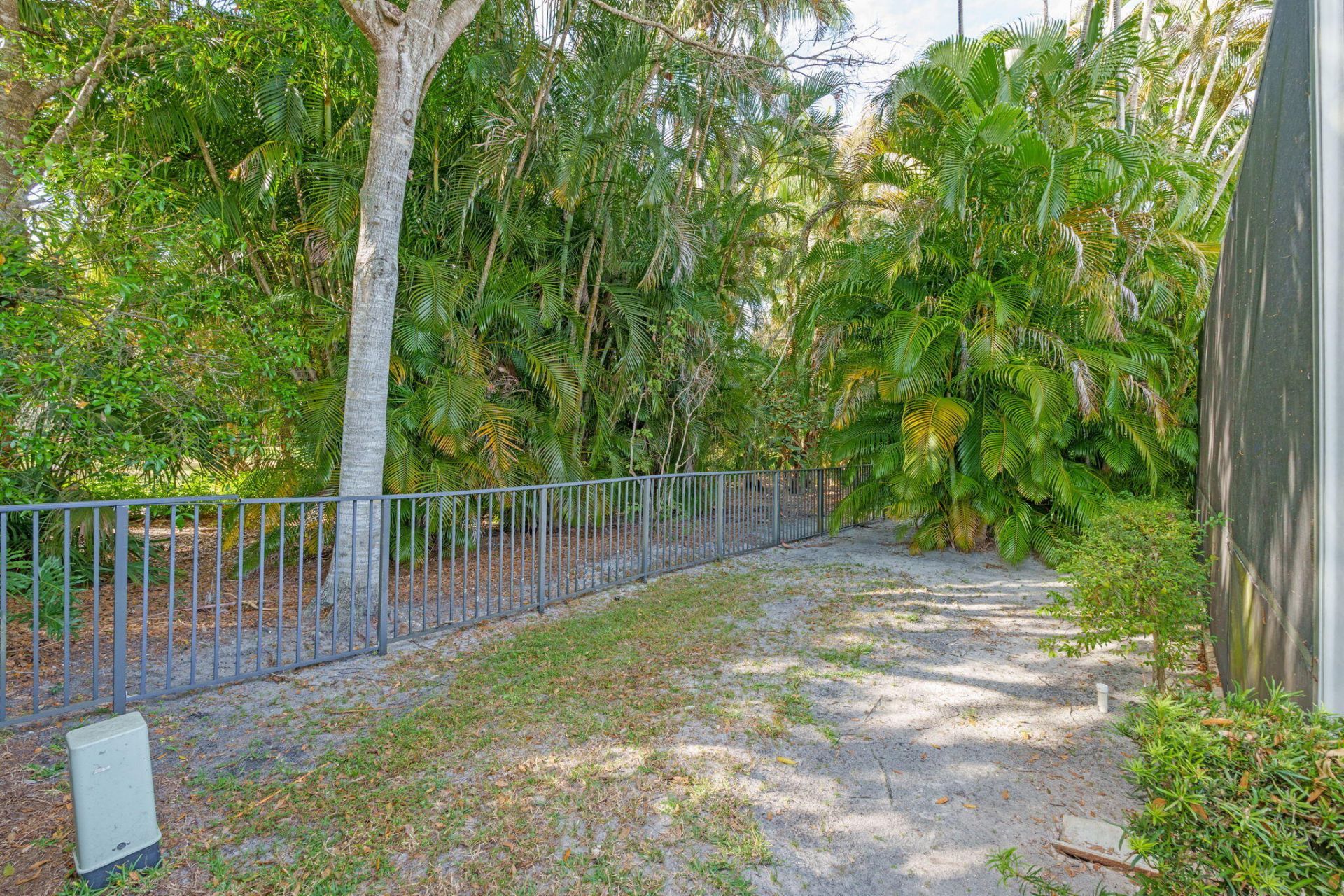 9055 Cypress Hollow Drive, Palm Beach Gardens, FL 33418 Photo