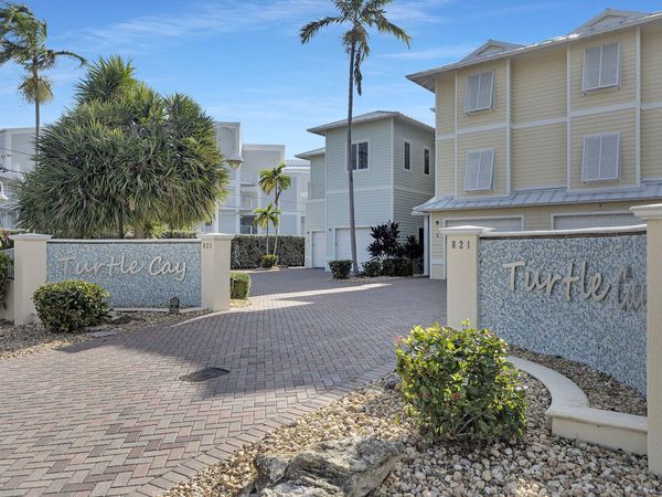 821 W Ocean Drive, Unit 3, KEY COLONY, FL 33051