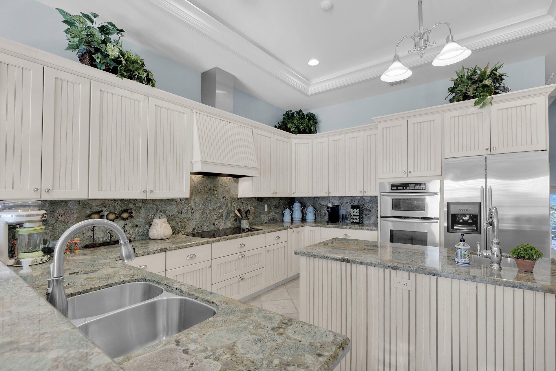 821 W Ocean Drive, Unit 3, Key Colony, FL 33051 Photo