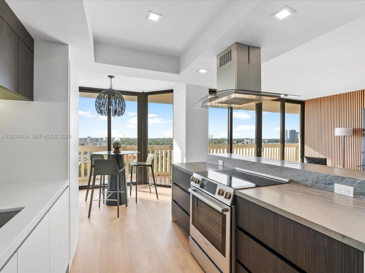 2000 Island Blvd, Unit 903, Aventura, FL 33160 Photo
