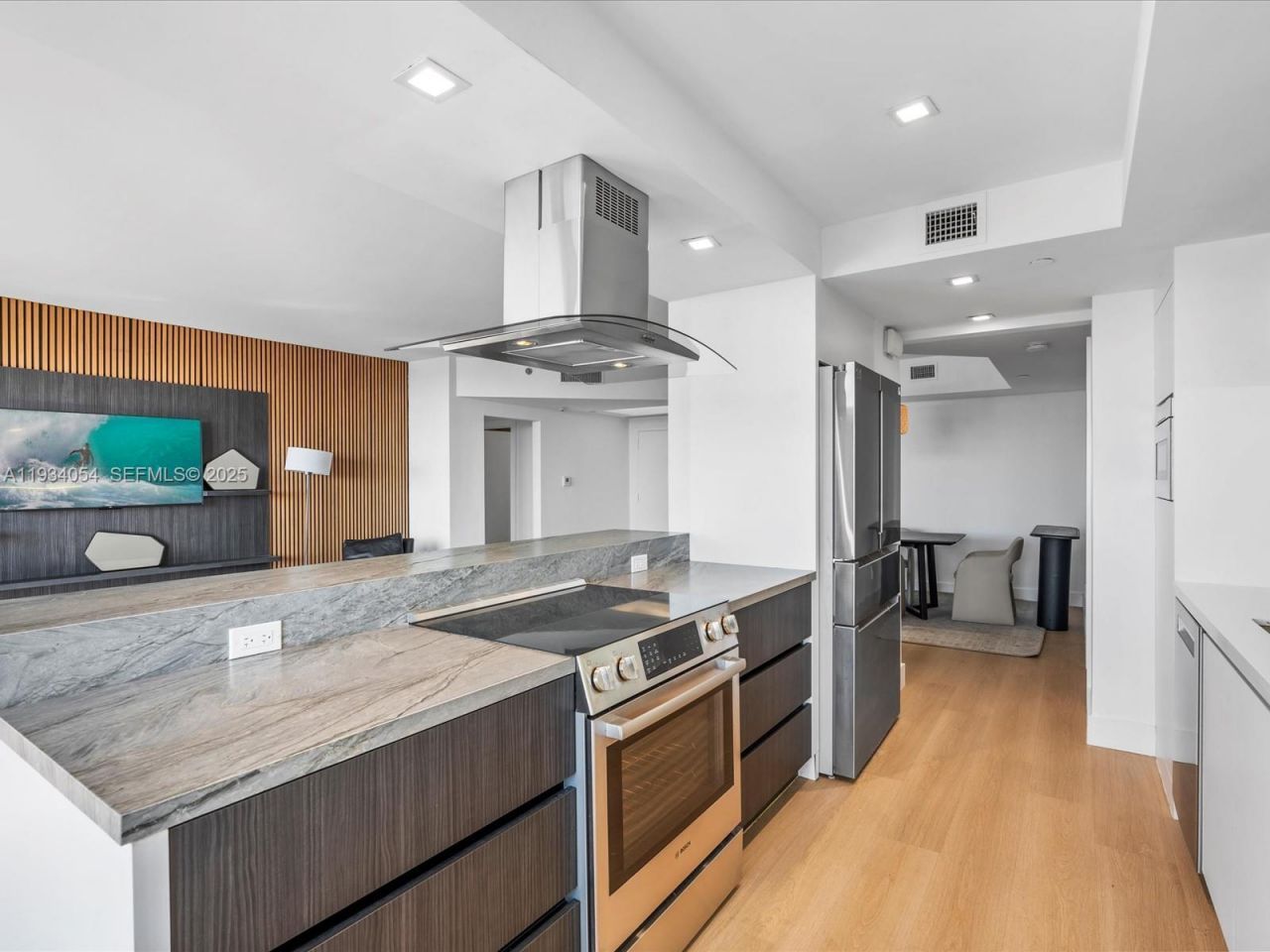 2000 Island Blvd, Unit 903, Aventura, FL 33160 Photo