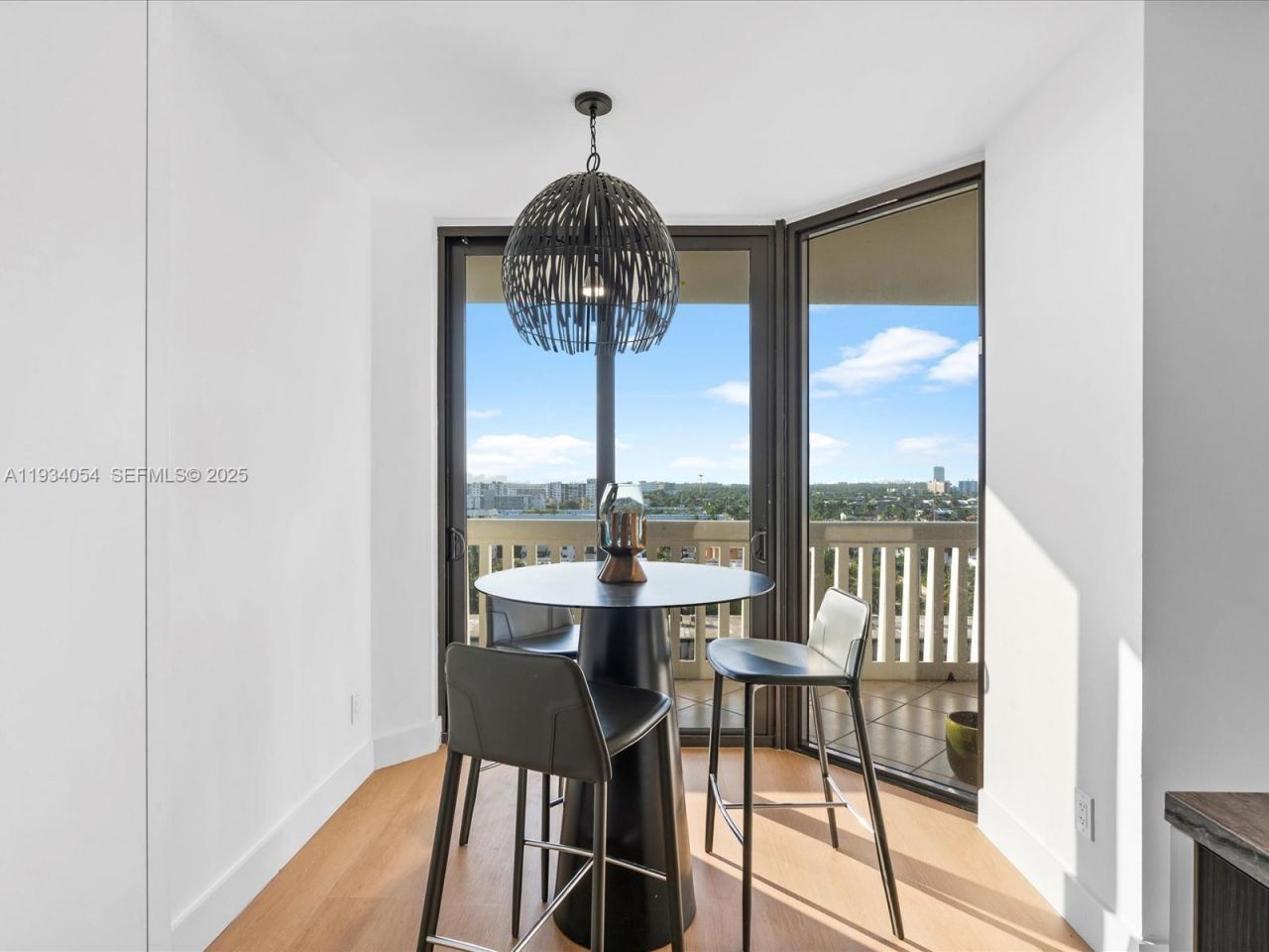 2000 Island Blvd, Unit 903, Aventura, FL 33160 Photo