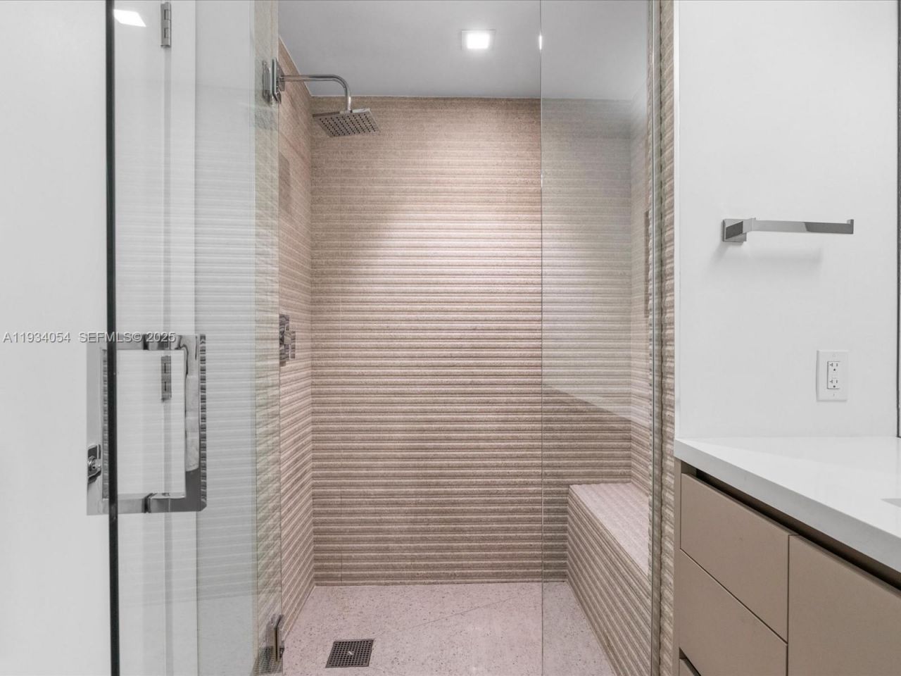 2000 Island Blvd, Unit 903, Aventura, FL 33160 Photo