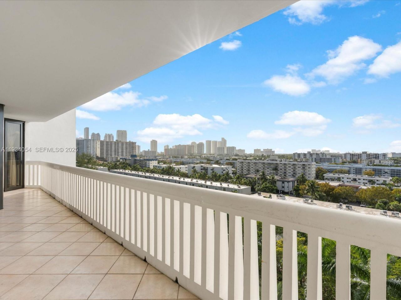 2000 Island Blvd, Unit 903, Aventura, FL 33160 Photo