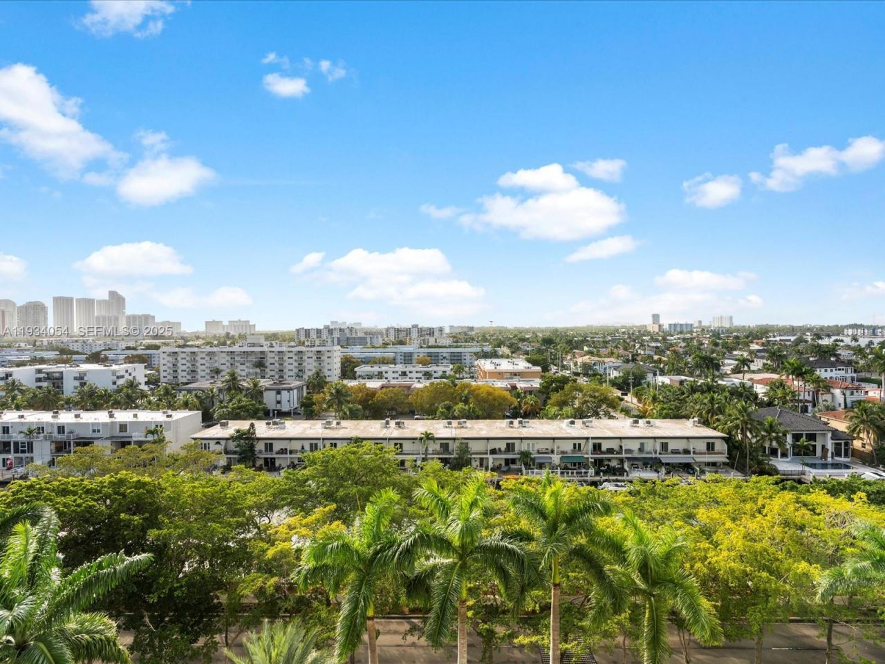 2000 Island Blvd, Unit 903, Aventura, FL 33160 Photo