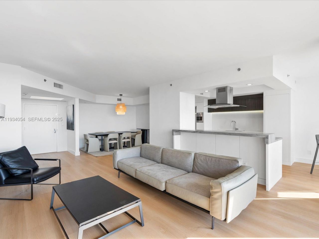 2000 Island Blvd, Unit 903, Aventura, FL 33160 Photo