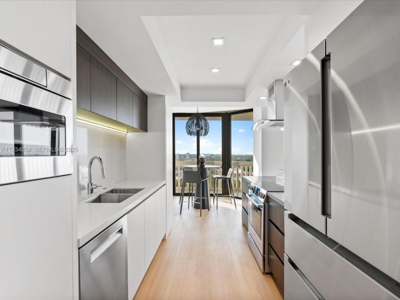 2000 Island Blvd, Unit 903, Aventura, FL 33160 Photo