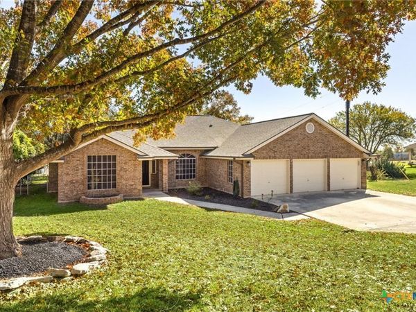 313 Ridge Crest Drive, Seguin, TX 78155