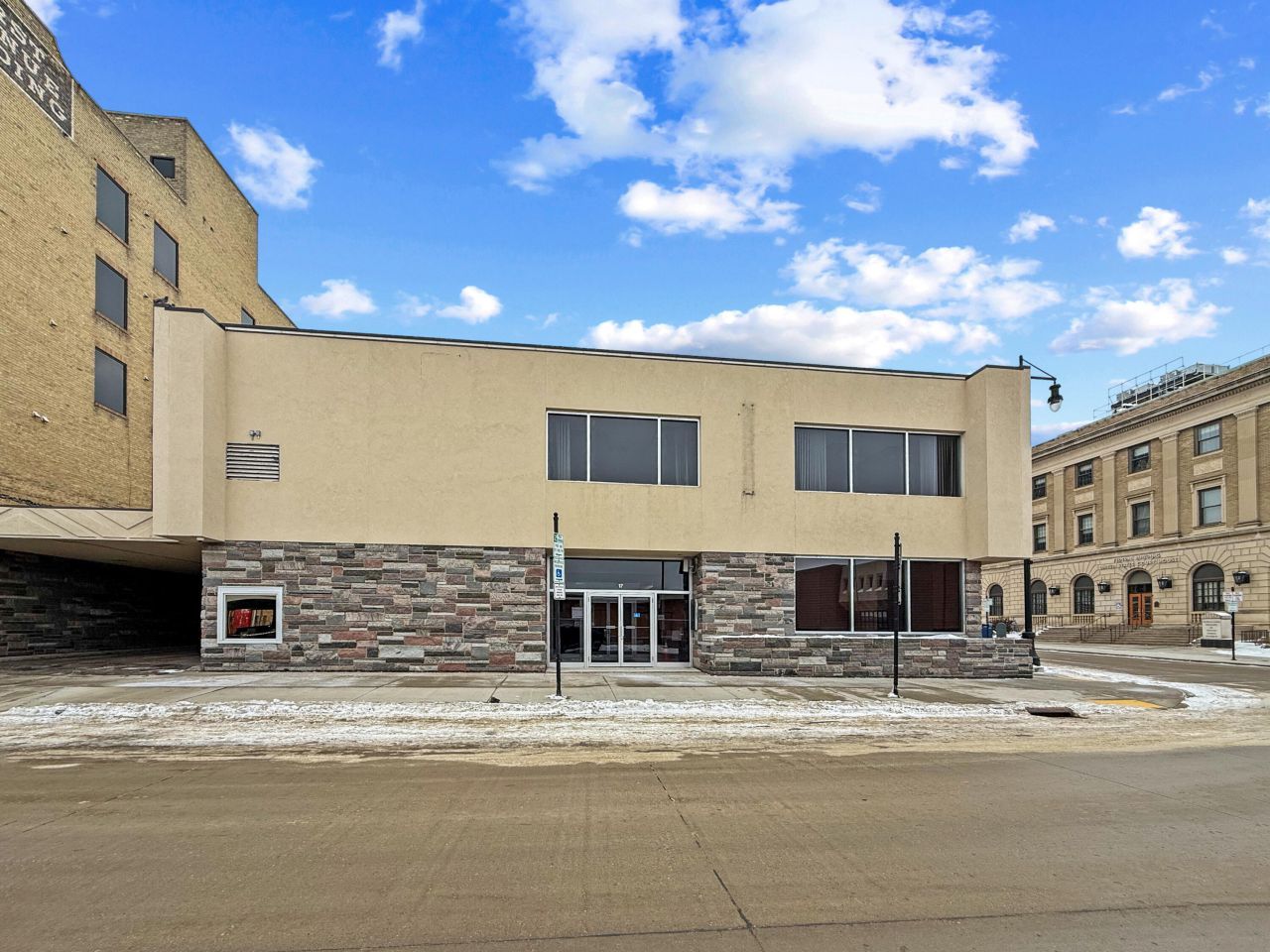 17 1st, Minot, ND 58701