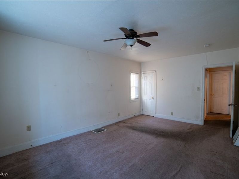 1040 Mercer Avenue, Akron, OH 44320 Photo 11