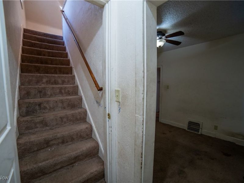 1040 Mercer Avenue, Akron, OH 44320 Photo 17