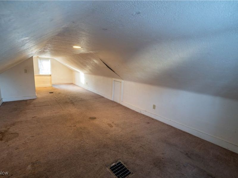 1040 Mercer Avenue, Akron, OH 44320 Photo 19