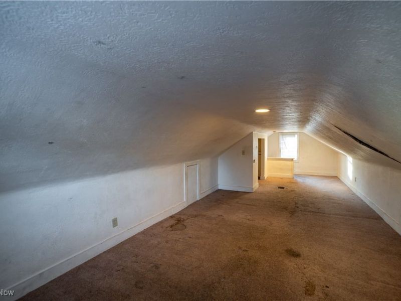 1040 Mercer Avenue, Akron, OH 44320 Photo 20