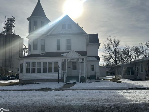 120 1St Avenue SE, Clarion, IA 50525